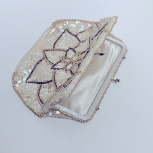 Bags By Debbie | White Sequined Pearl Snap Purse | Pearl Detailed Front Flower